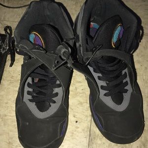 Aqua 8’s youth size 7